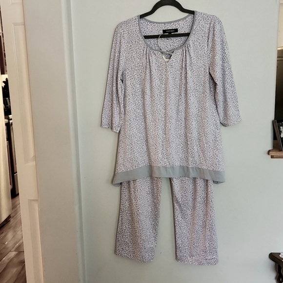 Ellen Tracy women's Pajamas - Picture 1 of 2